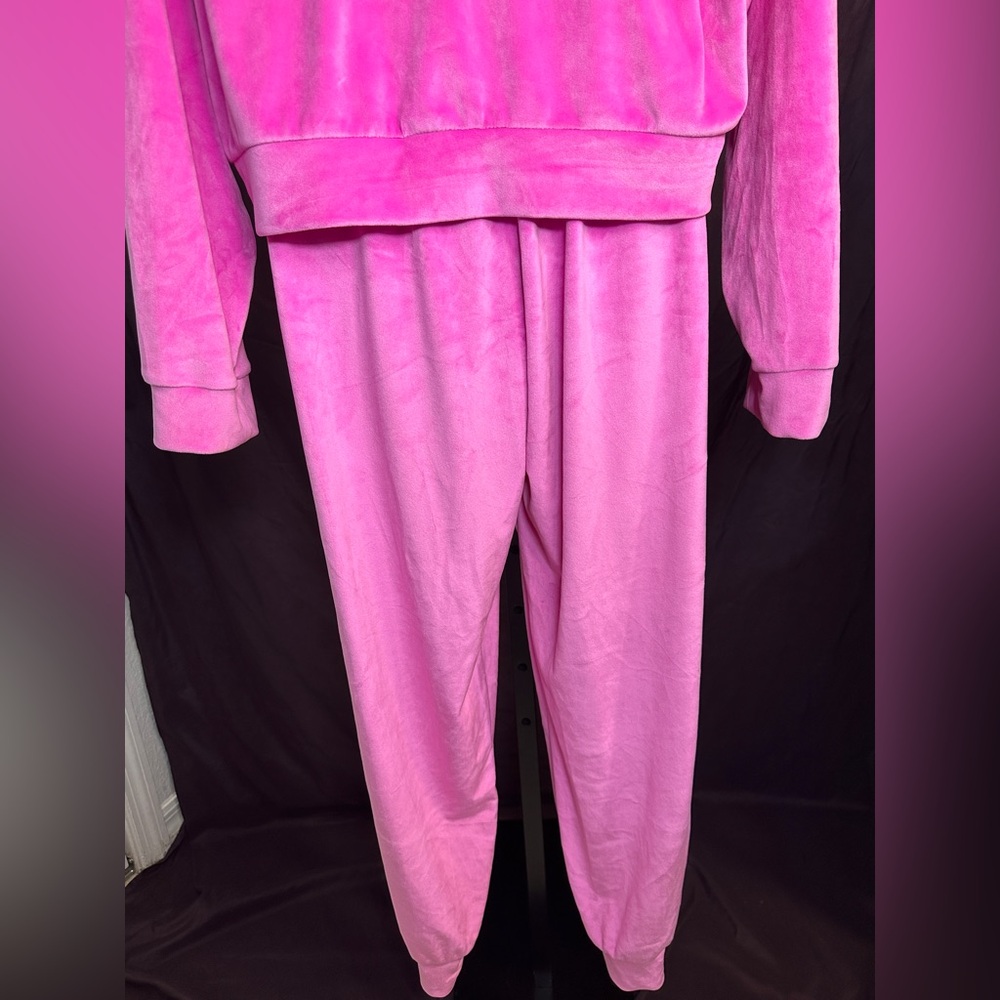 Victoria Secret On Point Tracksuit set - Picture 4 of 9